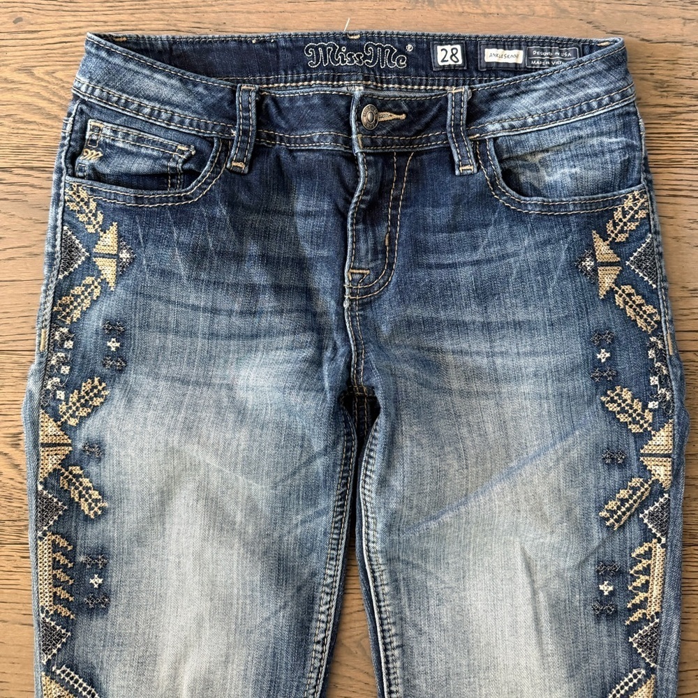 Miss Me Embroidered Frayed Hem Ankle Skinny Jeans - Picture 4 of 11